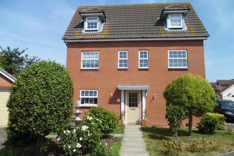 5 bedroom terraced house to rent, Saxmundham Way, Clacton-On-Sea, Essex, CO16 7PD