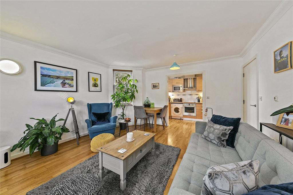 Apartment in St Margarets - View 2