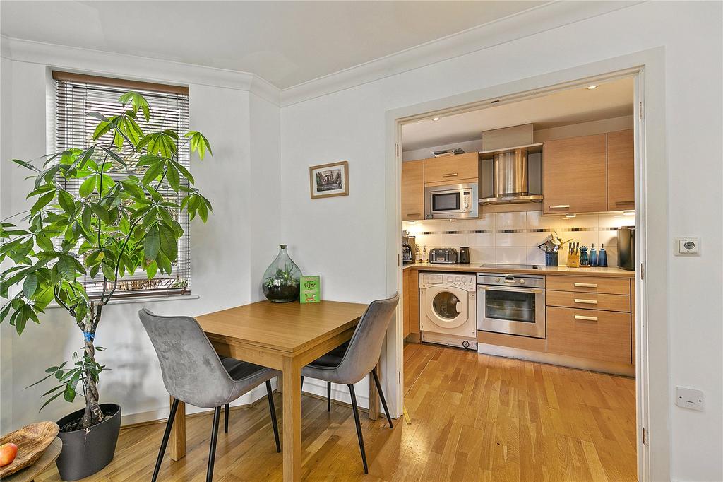 Apartment in St Margarets - View 3