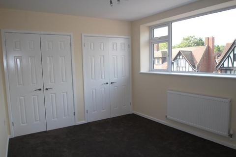 2 bedroom flat to rent, High Street, Orpington, Kent, BR6 0PF