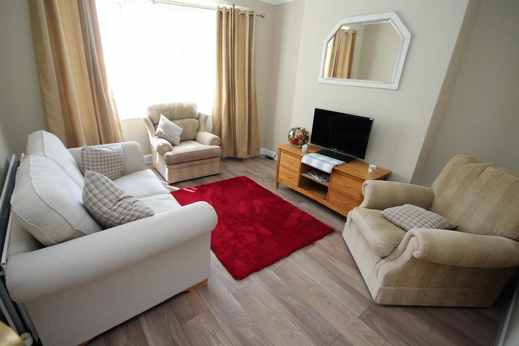 Grangefield Road, StocktonOnTees 3 bed semidetached house £575 pcm
