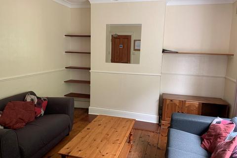 4 bedroom terraced house to rent, Upper Bevendean Avenue, Bevendean