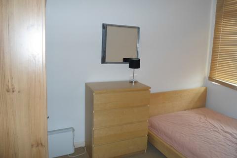 2 bedroom flat to rent, Regents Court, Regency Square, Hove