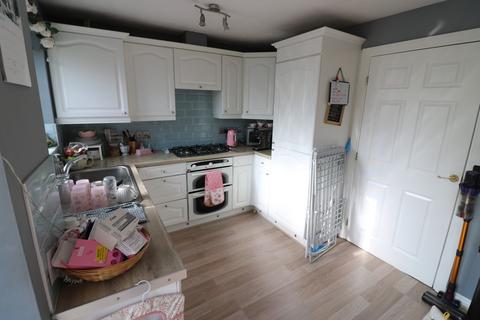 2 bedroom end of terrace house to rent, Meden Avenue, Brough, East Yorkshire