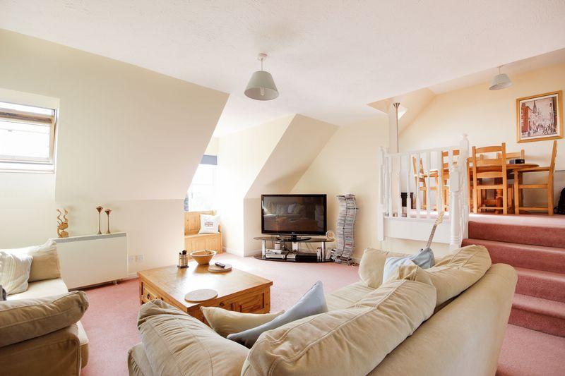 Chase Side Crescent, Enfield 2 bed apartment £375,000