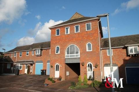 2 bedroom terraced house to rent, EATON BRAY