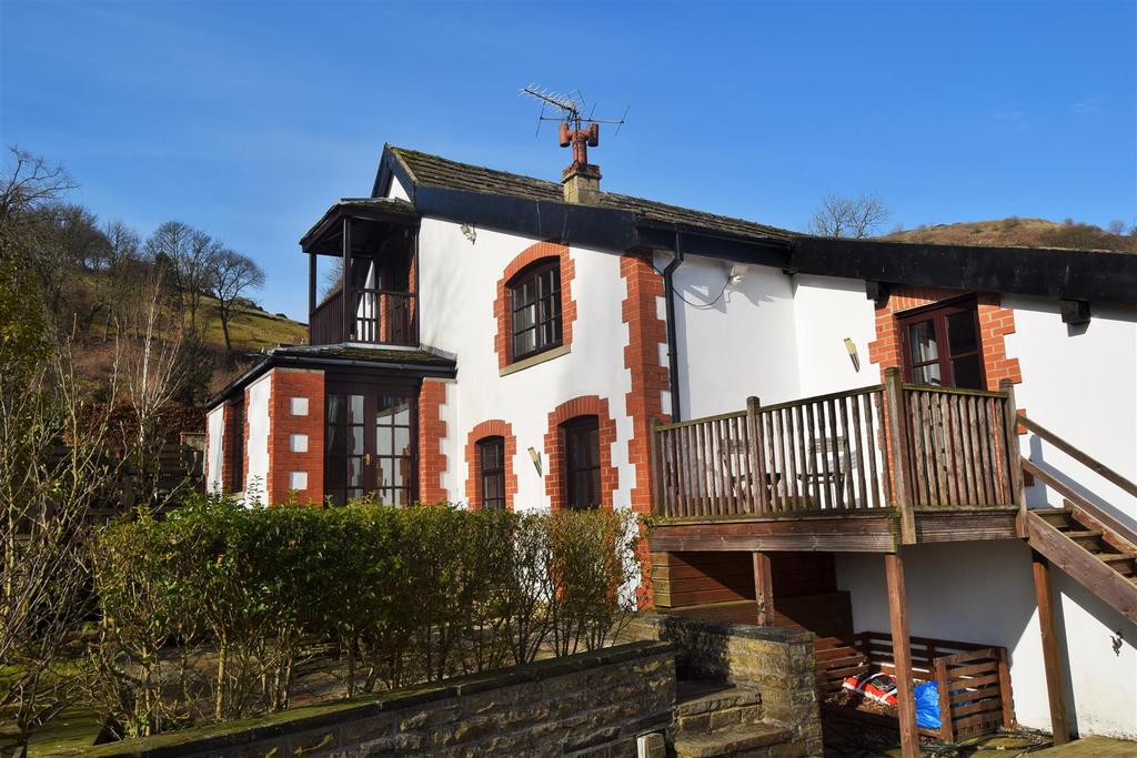 Lee Lane, Shibden, Halifax 4 bed detached house £500,000