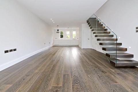 2 bedroom terraced house to rent, Netherhall Gardens, Hampstead, NW3