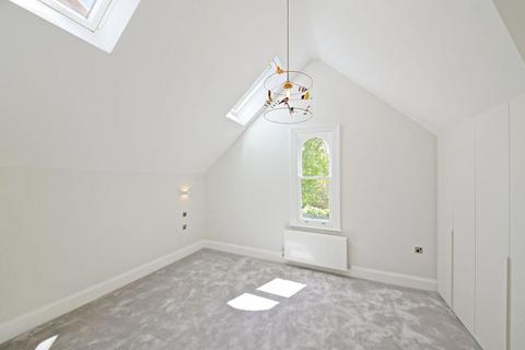 2 bedroom terraced house to rent, Netherhall Gardens, Hampstead, NW3