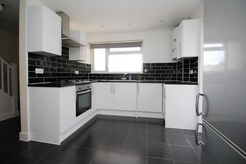 3 bedroom end of terrace house to rent, Dormy Close, Sarisbury Green