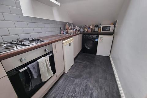 1 bedroom flat to rent, Hanover Square, University,Leeds,LS3 1AP