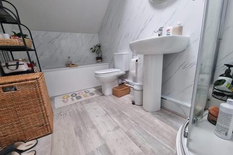 1 bedroom flat to rent, Hanover Square, University,Leeds,LS3 1AP