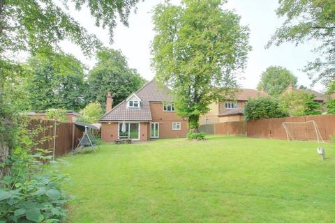 5 bedroom detached house to rent, The Drive, South Wallington