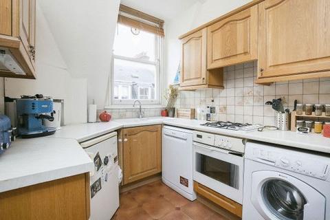 1 bedroom apartment to rent, Prince of Wales Mansions, SW11