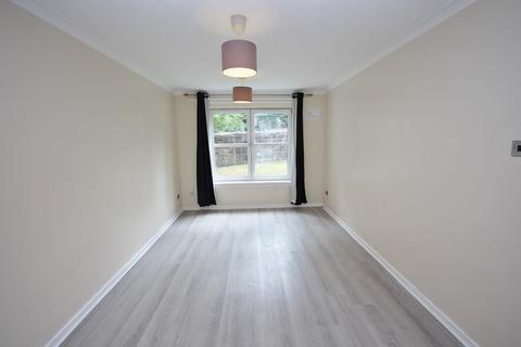 2 bedroom flat to rent, Auldhouse Court, Auldhouse, Glasgow - Available from 27th June!