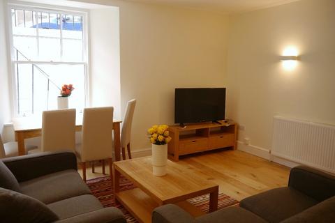 2 bedroom flat to rent, Montague Street, Newington, Edinburgh, EH8