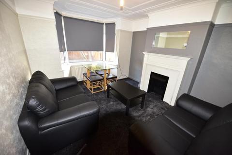 3 bedroom terraced house to rent, Brudenell Road, Hyde Park, Leeds LS6 1LS