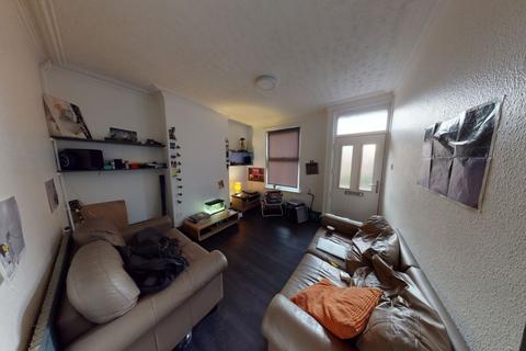 4 bedroom terraced house to rent, Royal Park Road, Leeds, LS6 1JJ