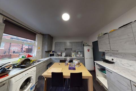 4 bedroom terraced house to rent, Royal Park Road, Leeds, LS6 1JJ