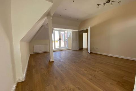 2 bedroom apartment to rent, Westbourne Road, Southport PR8