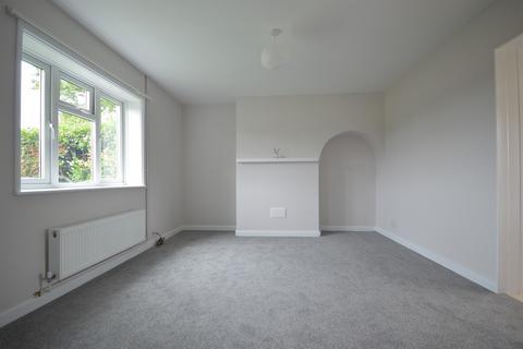 3 bedroom semi-detached house to rent, Newlands Lane, Chichester, PO19