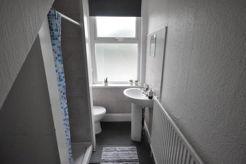 1 bedroom flat to rent, Hall Grove, Hyde Park, Leeds LS6 1NT