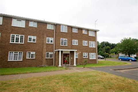 3 bedroom flat to rent - Kingfisher Drive, STAINES-UPON-THAMES, Surrey