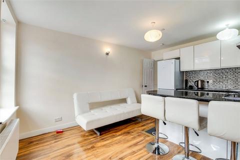 3 bedroom apartment to rent, Essex Road, Islington, Angel, London, N1