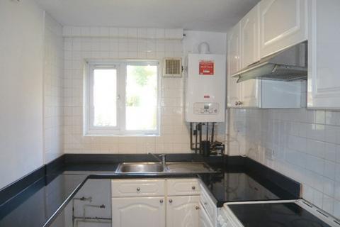 2 bedroom flat to rent, Nene Gardens, Feltham