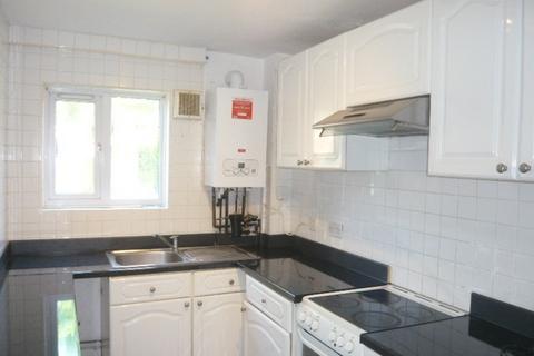 2 bedroom flat to rent, Nene Gardens, Feltham