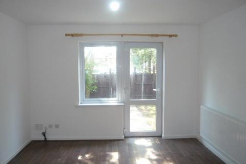 2 bedroom flat to rent, Nene Gardens, Feltham