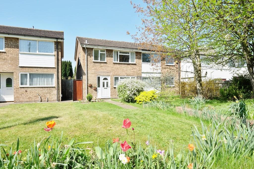 Crofton Lane, Orpington 3 bed semidetached house £400,000