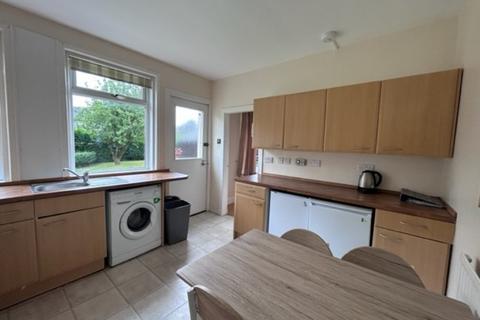 4 bedroom semi-detached house to rent, Queenshaugh Drive, Riverside FK8