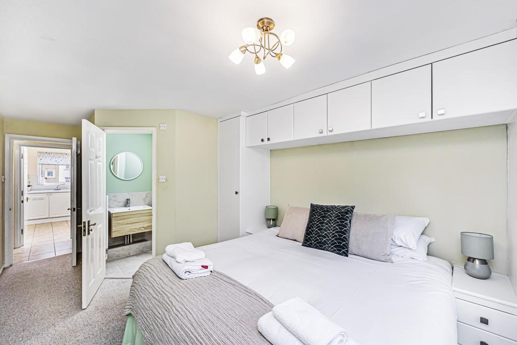 Master Bedroom, Access to ensuite shower Room