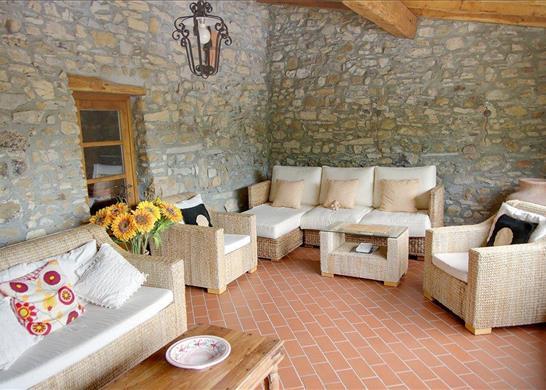 Castle with annex, swimming pool and panoramic vie