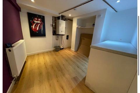 2 bedroom end of terrace house to rent, Roscoe Street, Edgeley, SK3 9EN