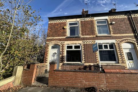 2 bedroom end of terrace house to rent, Roscoe Street, Edgeley, SK3 9EN