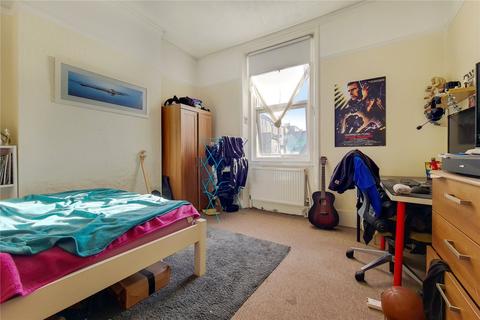 3 bedroom flat to rent - Battersea Rise, London