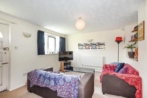 2 bedroom flat to rent, Cromwell Close,  Marston,  OX3