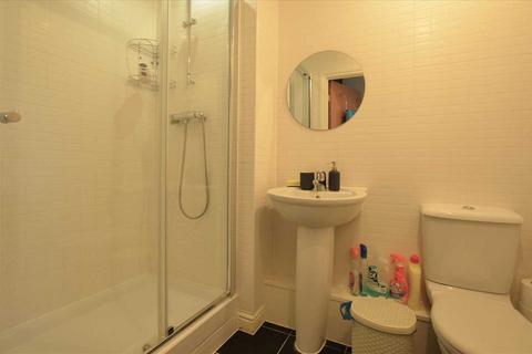 Studio to rent, Fletcher Court, Joslin Avenue, Colindale