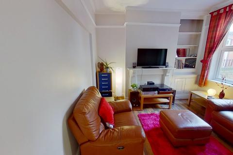 4 bedroom house to rent - Burley Road, Leeds