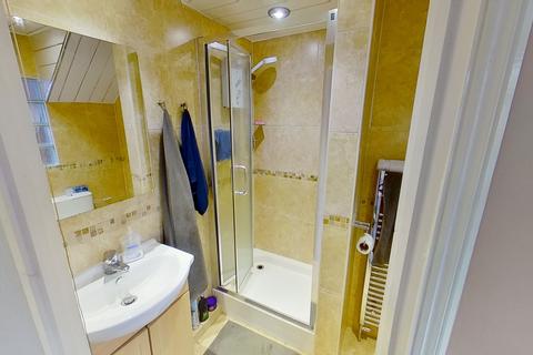 4 bedroom house to rent - Burley Road, Leeds