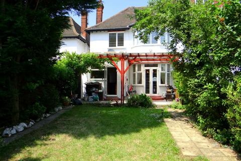 4 bedroom semi-detached house to rent, Highfield Avenue, Golders Green