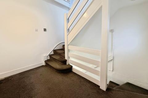 3 bedroom maisonette for sale, Hastings Road, Tunbridge Wells TN2