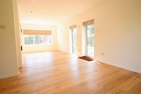 3 bedroom detached bungalow to rent, Lymington, Hampshire