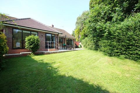 3 bedroom detached bungalow to rent, Lymington, Hampshire