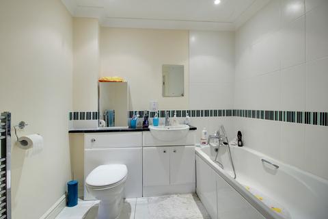 2 bedroom flat to rent, Bridgestone Place, Horsham