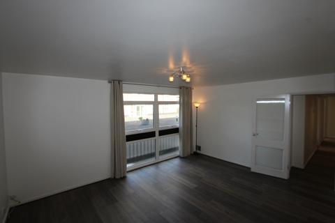 2 bedroom apartment to rent, Maresfield, Park Hill, CR0