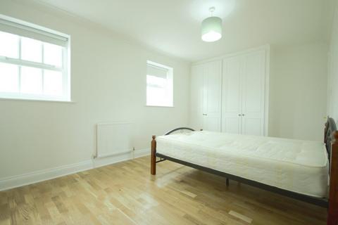 3 bedroom terraced house to rent, Austins Court,  Peckham Rye, SE15