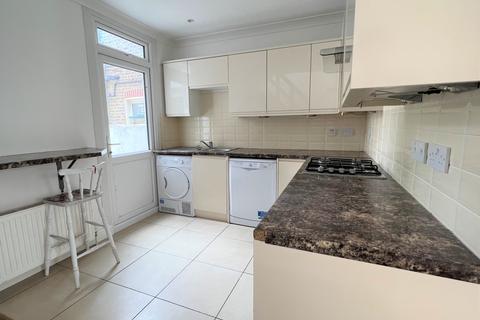 4 bedroom terraced house to rent, Frogley Road, East Dulwich, London, SE22